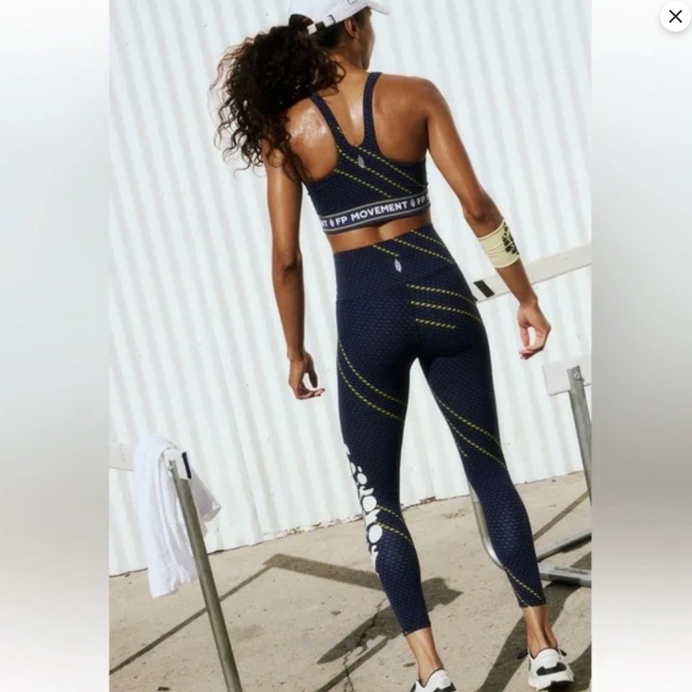 NWT Free People Movement Never Better Logo Leggings - Picture 3 of 6